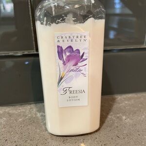 Crabtree & Evelyn Freesia Body Lotion - Cream and Purple